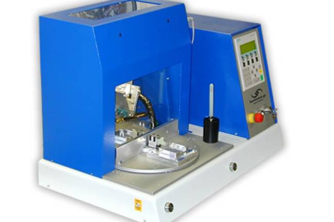 Standardsystem mit Drehteller, Kamera und Monitor